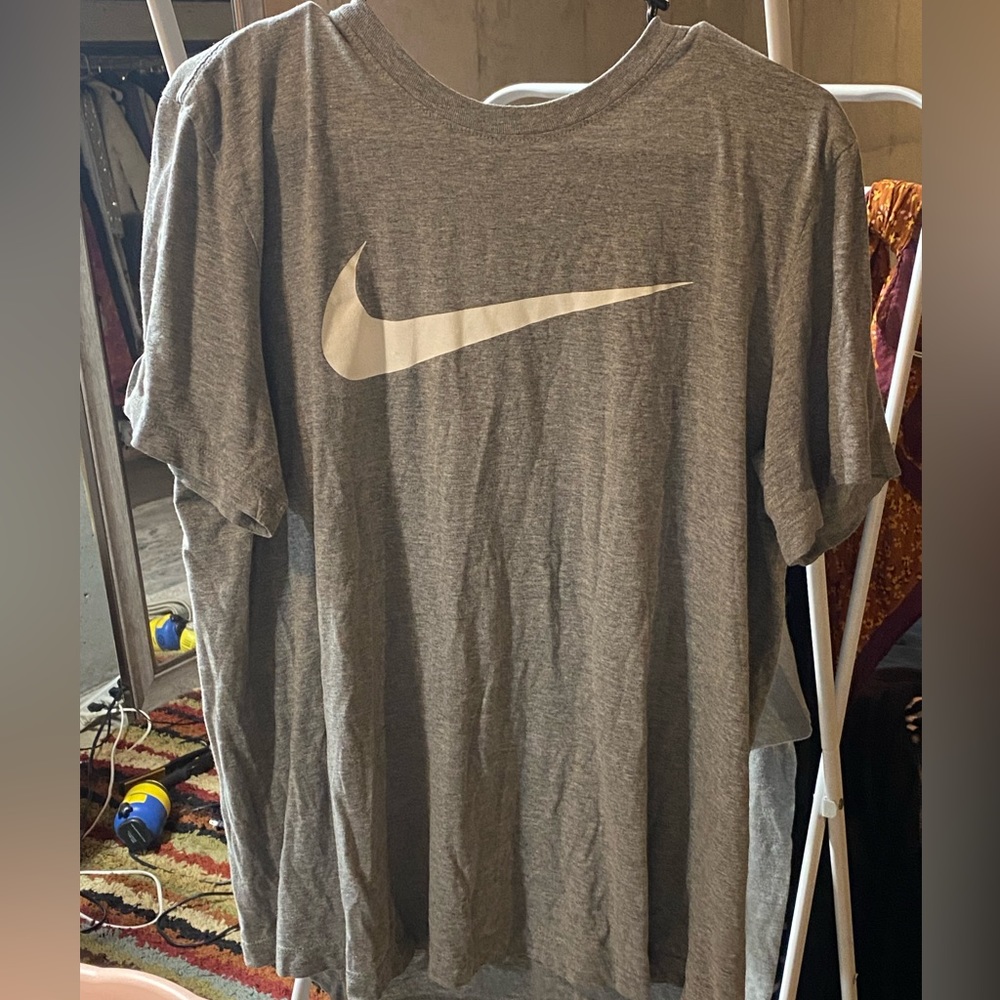Men’s Large Nike Tshirt